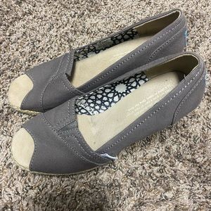 Toms Wedges, Gray - Size 6.5, like new